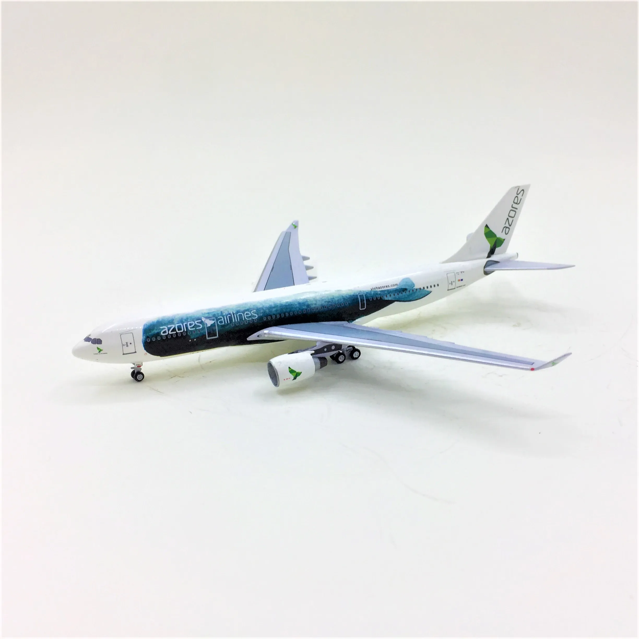 Customized Scale Model Airplane Airbus A330 High Detailed Die Cast Model Aircraft For Azores