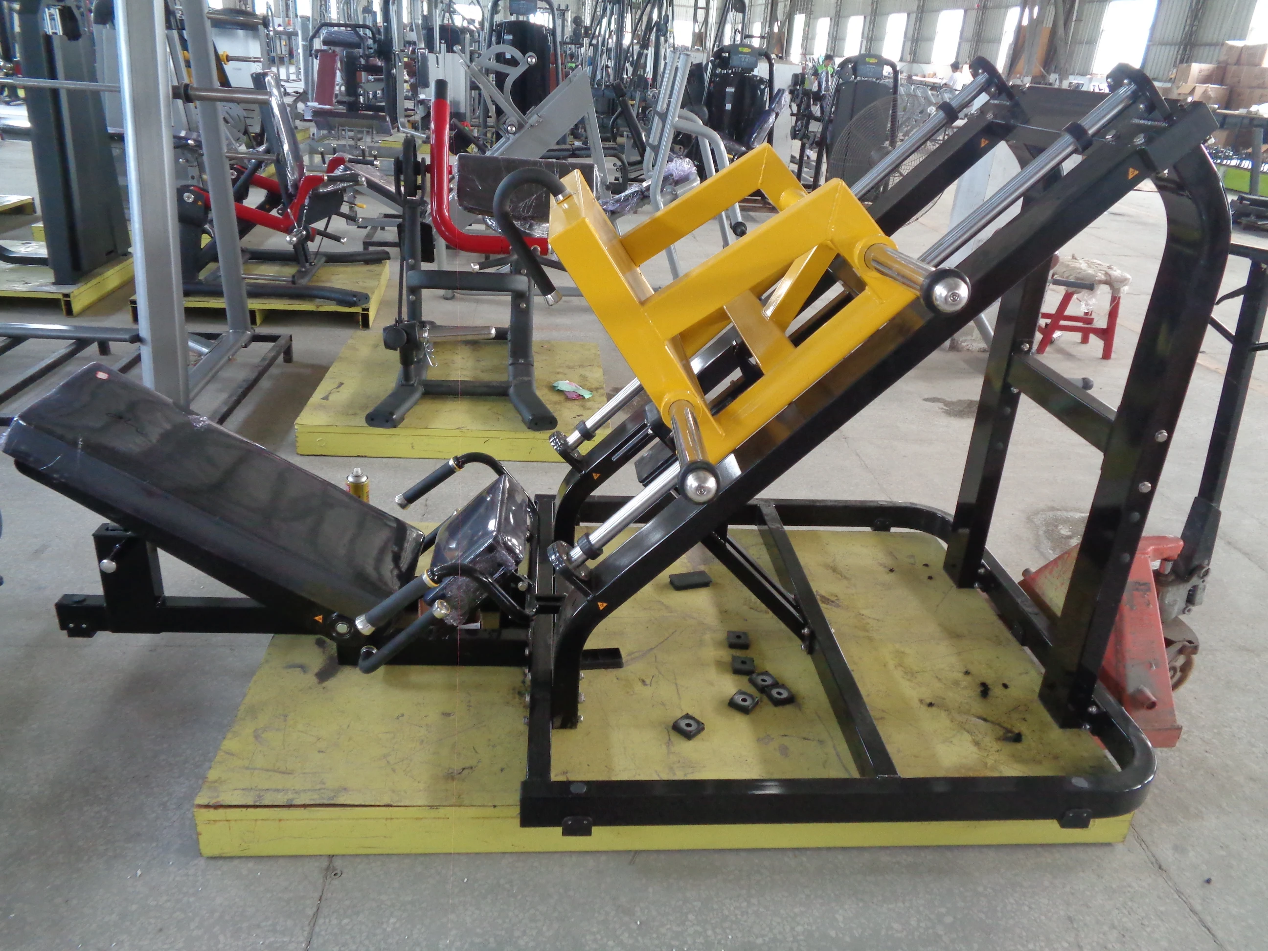 举重机器 mnd 健身蹲式健身设备一级健身器材