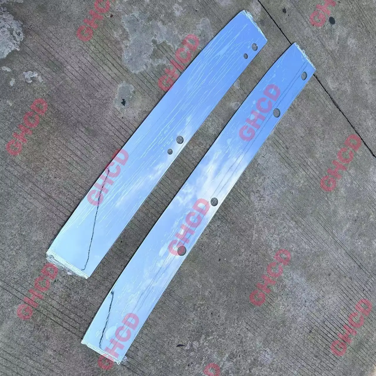 GHCD New Product/high Quality Chrome-plated Wiper Panel for Japanese Truck ISUZ ELF/100P with 2 Type Holes factory