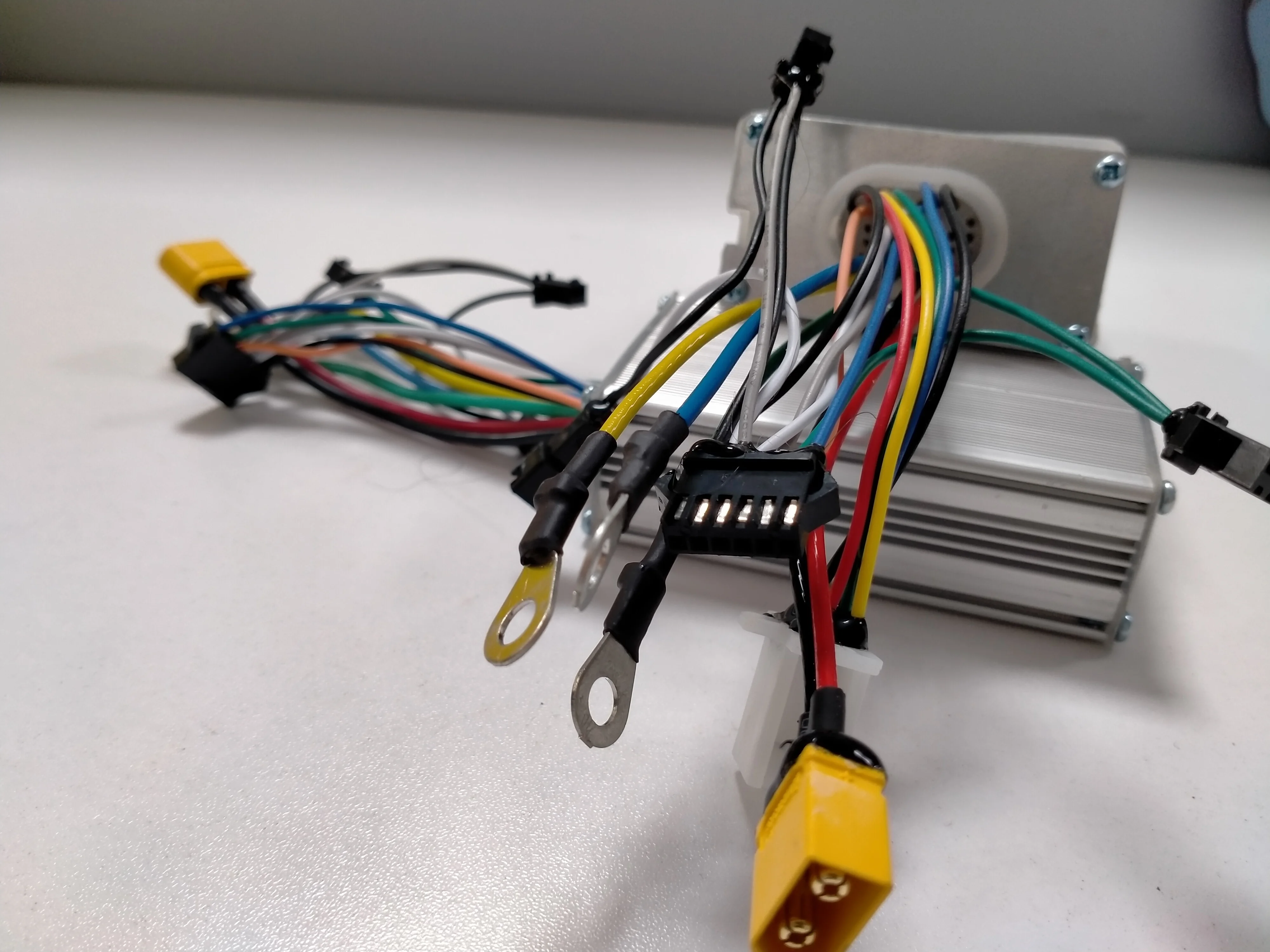 48v/52/60v Lithium Brushless Dc Front And Rear Motor Controller For