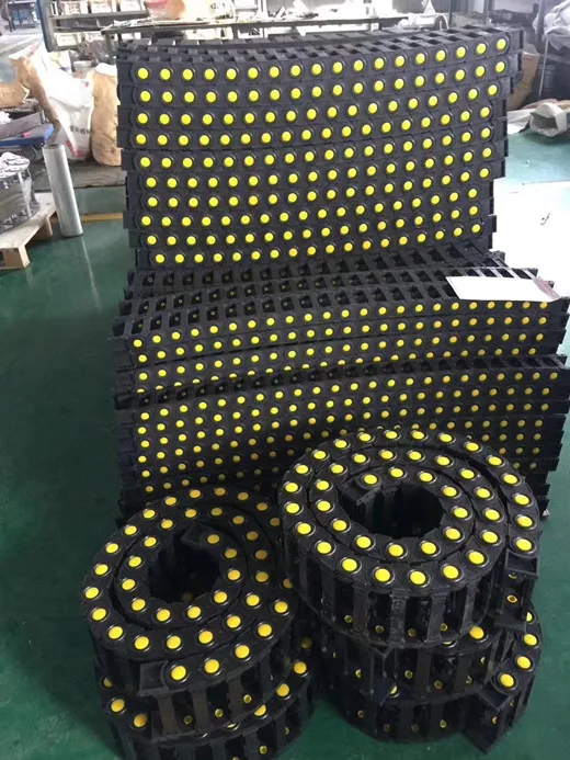 Plastic drag chain stock