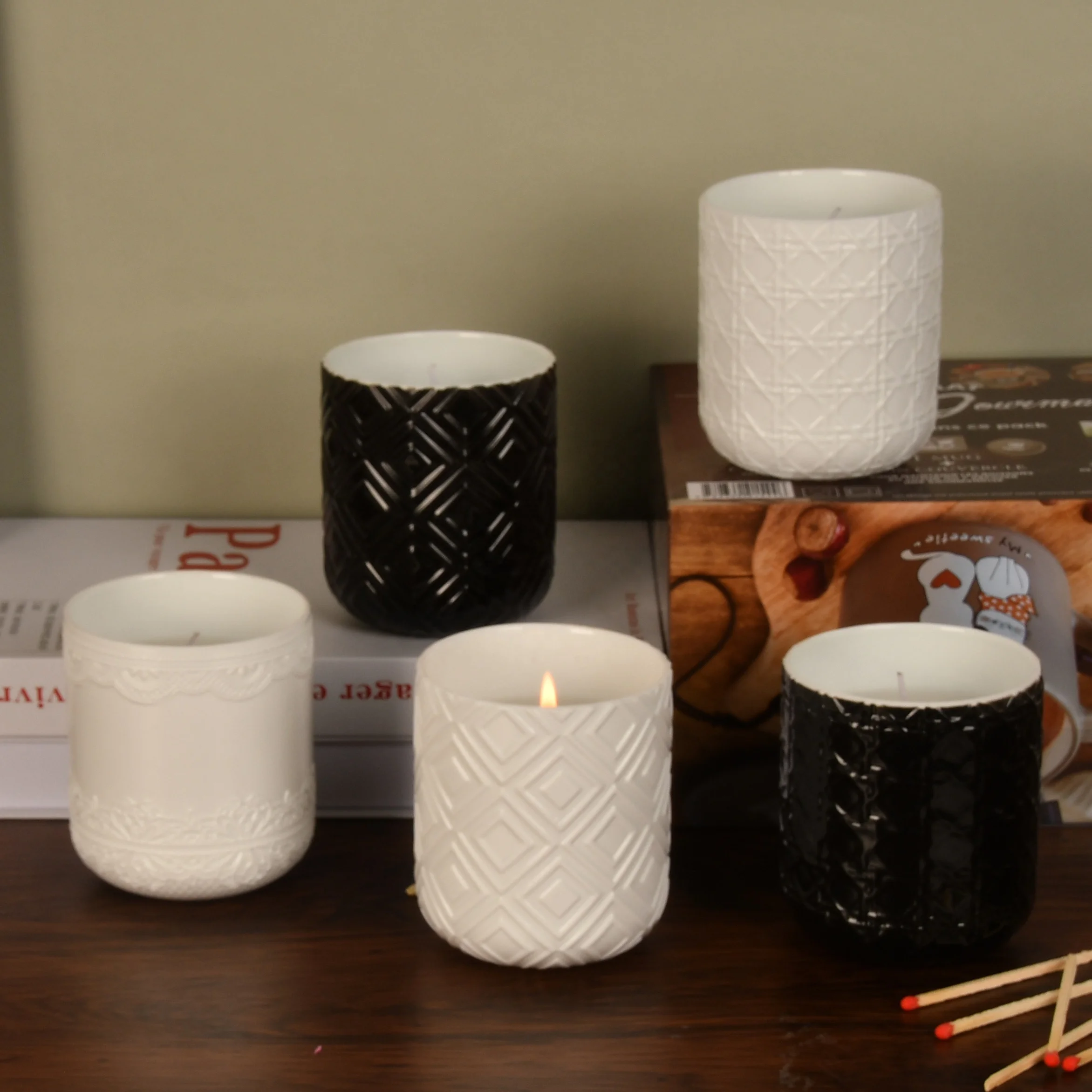 Luxury Ceramic Candle Container Luxurious Floral Embossed Decorative