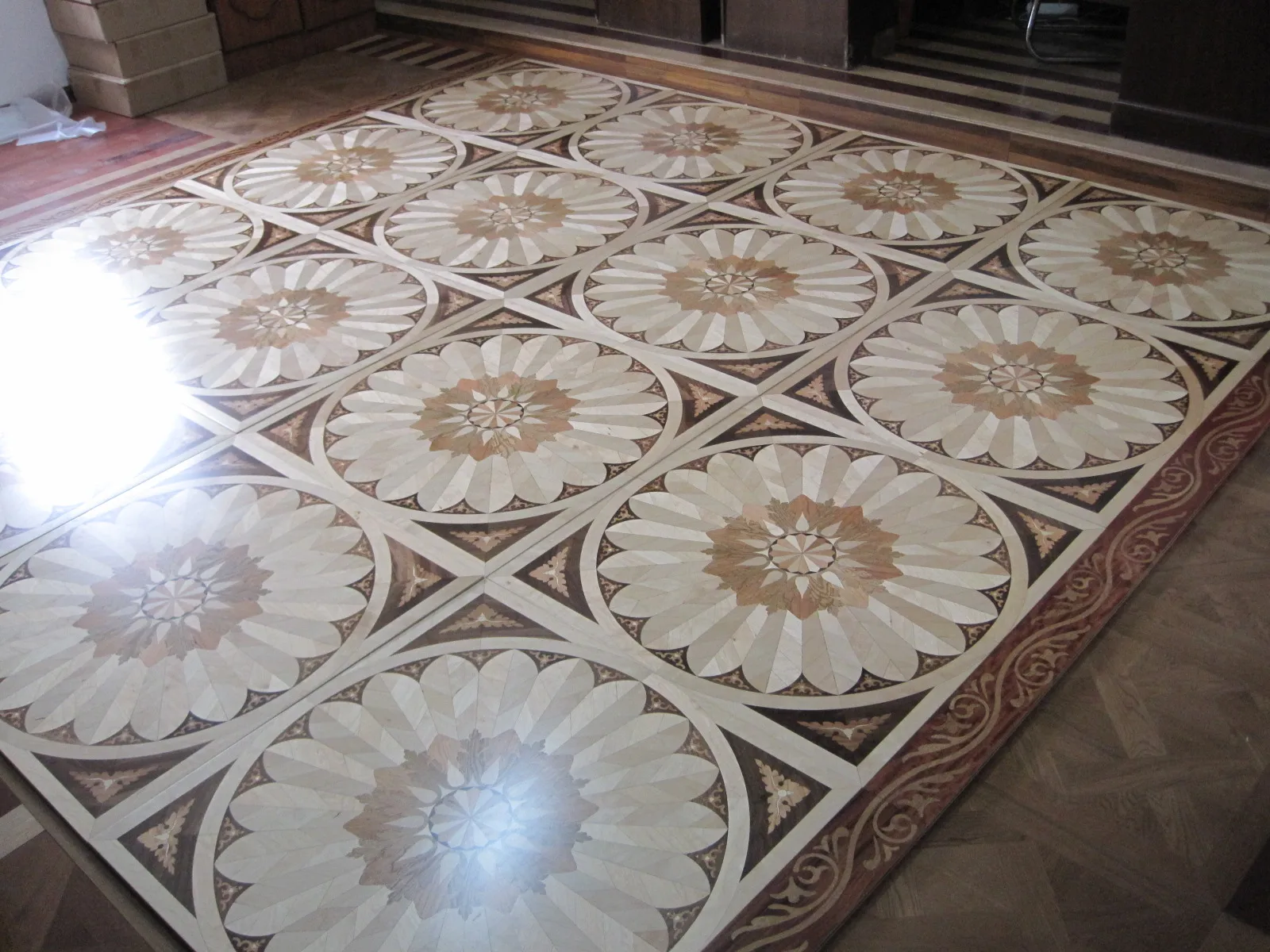 指南针风玫瑰设计硬木med章木镶嵌设计镶木地板镶嵌木地板