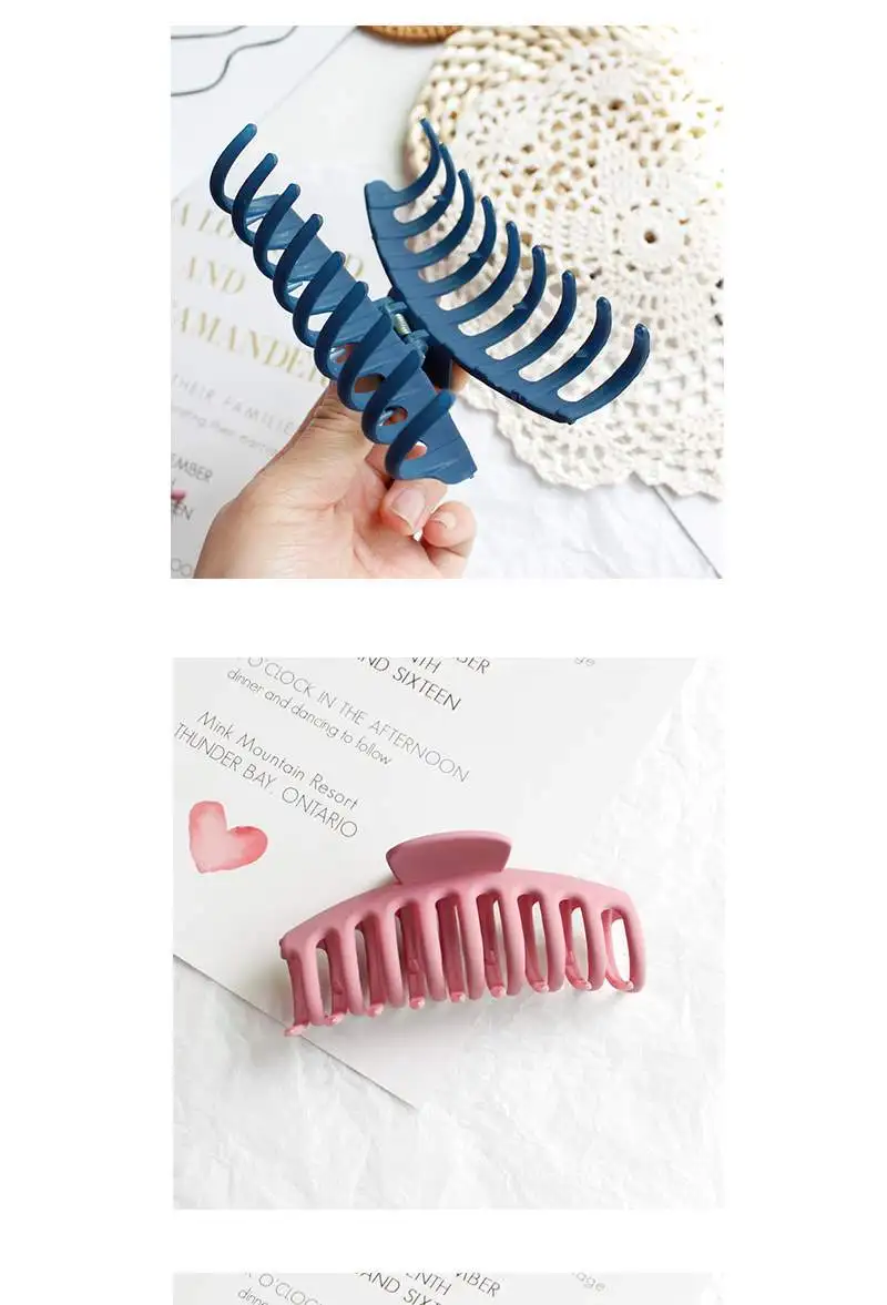 Yucat Wholesale Women 11cm Large Hair Claw Matte Plastic Hair Accessories Simple Candy Color Acrylic Hair Clips For Girls.jpg