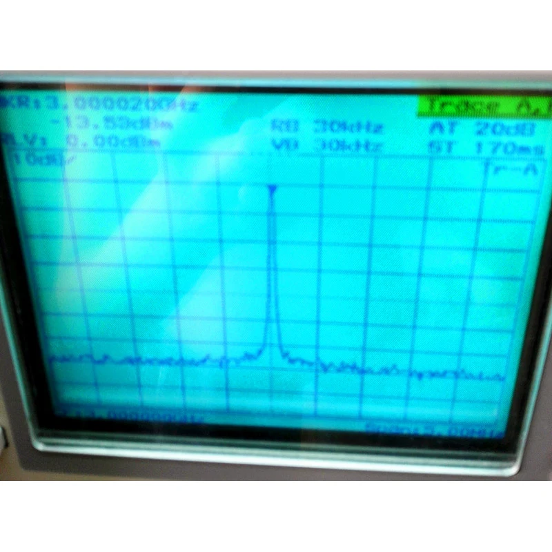 23.5-6000M RF Signal Generator 0.5PPM Frequency Sweep PC Control Touch Screen 