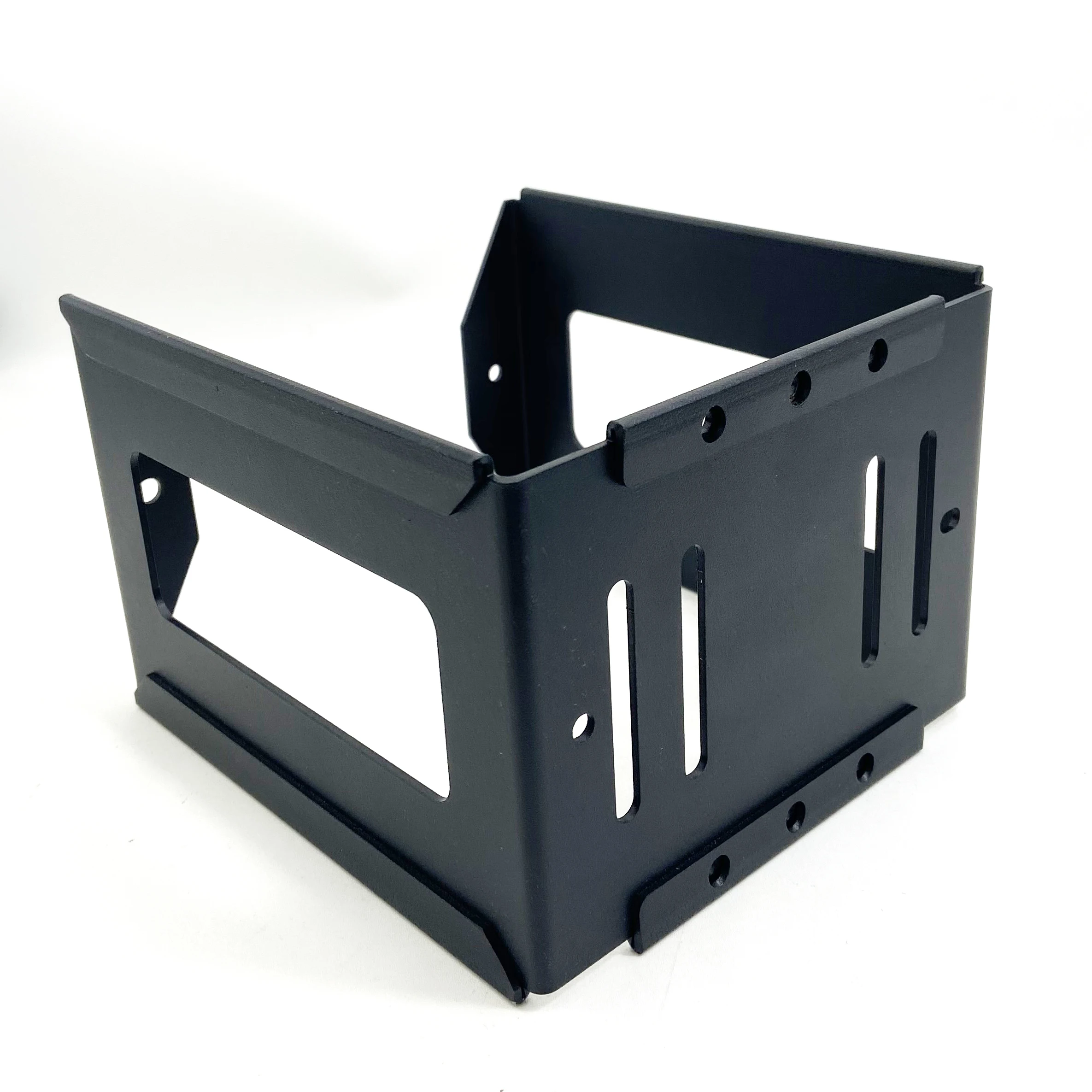 青岛冲压冲孔服务定制钣金制造粉末涂层钣金结扎件