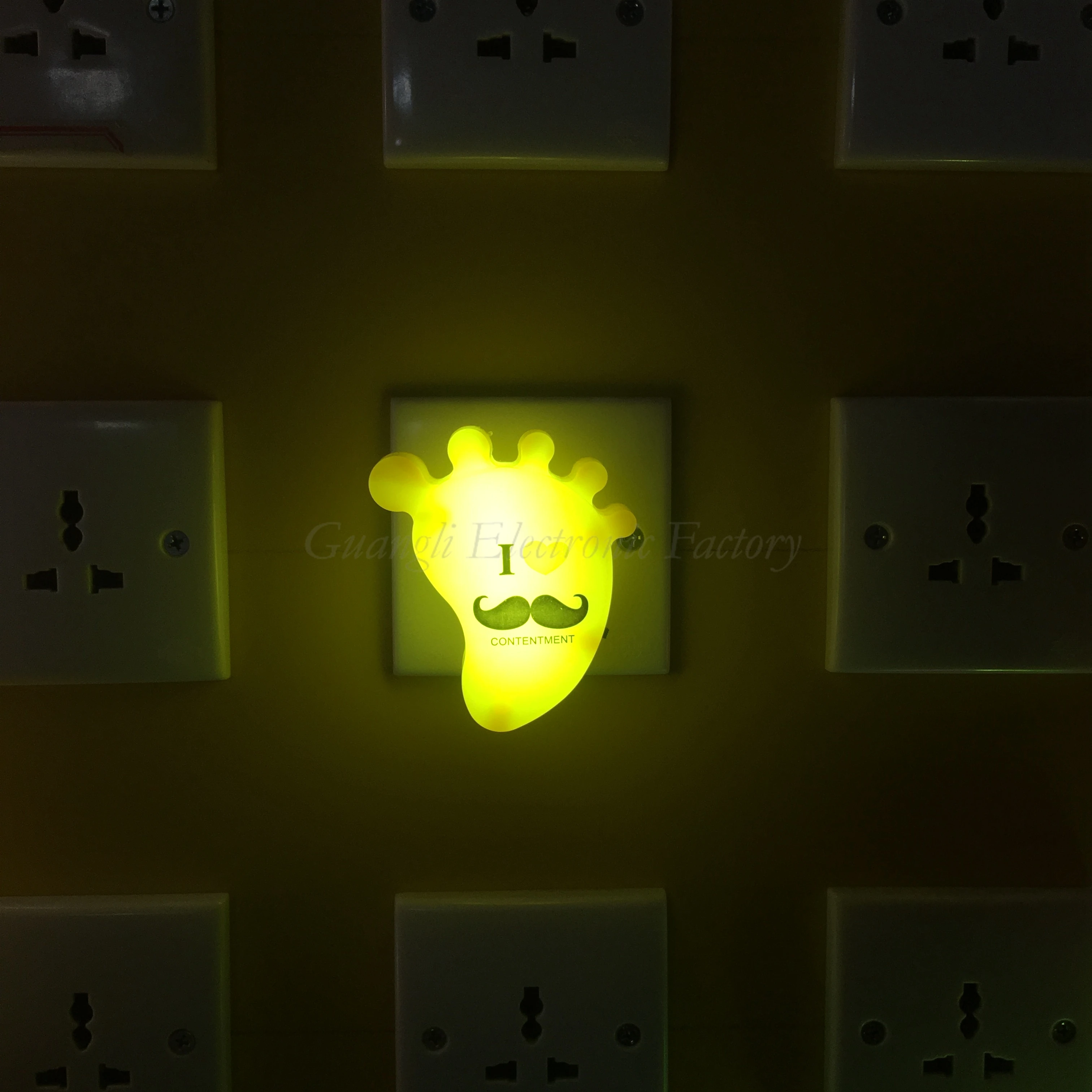 OEM W035 Footprint shape LED SMD mini switch plug in night light with 0.6W and 110V or 220V
