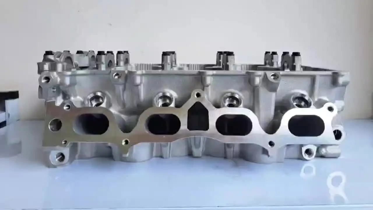 殿堂ベルト Cylinder Head for Mitsubishi Carisma Colt 4G93 1.8L Engine