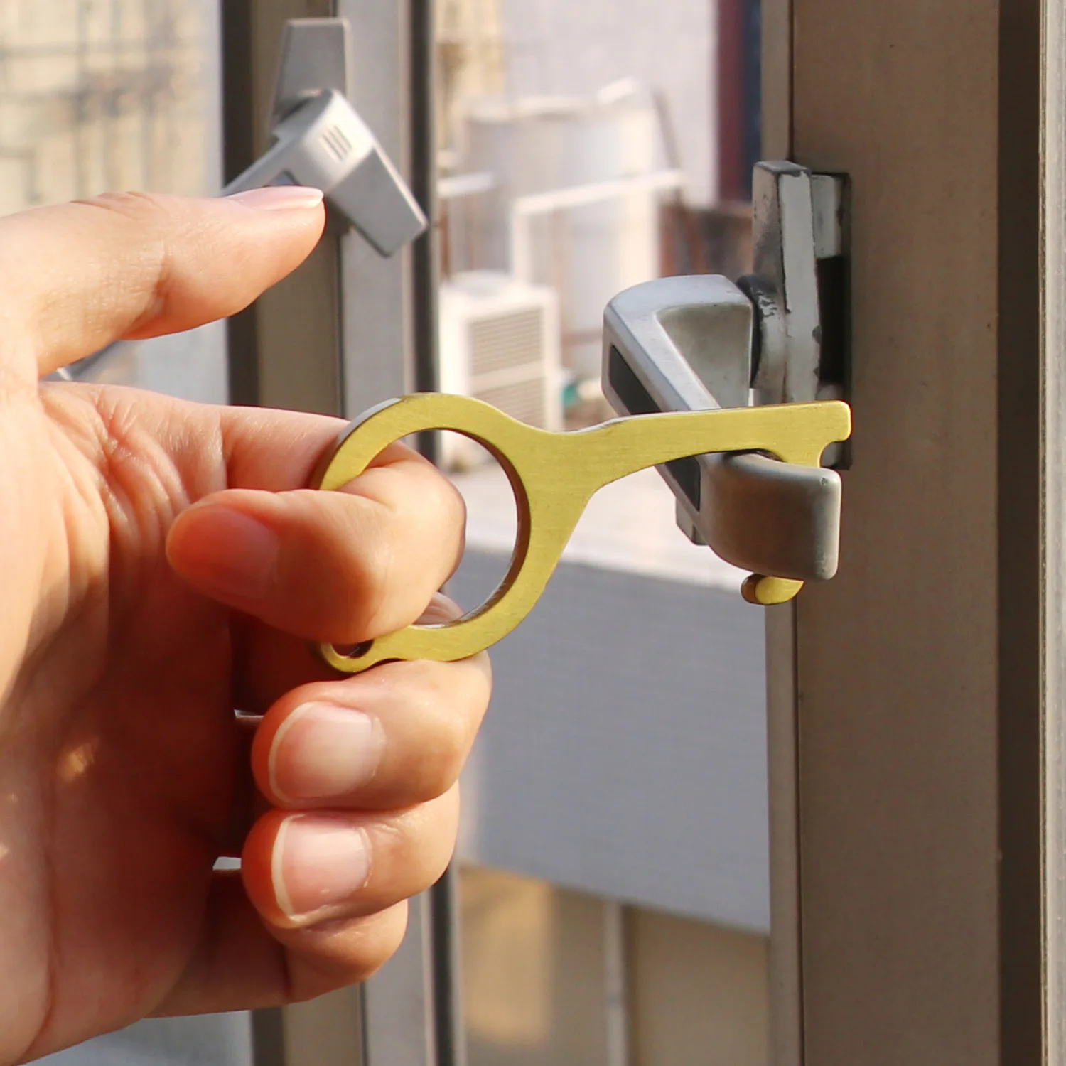 Wd Manufactory Wholesale Touchless Metal Door Opener Multifunctional