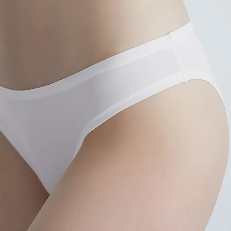 Wholesale New Arrival Ice Silk Women's Panties Breathable and Antibacterial Ladies Panties Women's Underwear Custom OEM Supplier