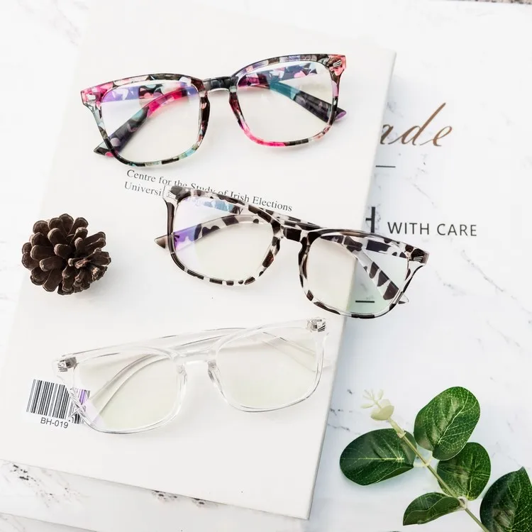 
8082 hot sale fashion classic frame anti blue light blocking computer reading glasses eyewear for men women high quality 