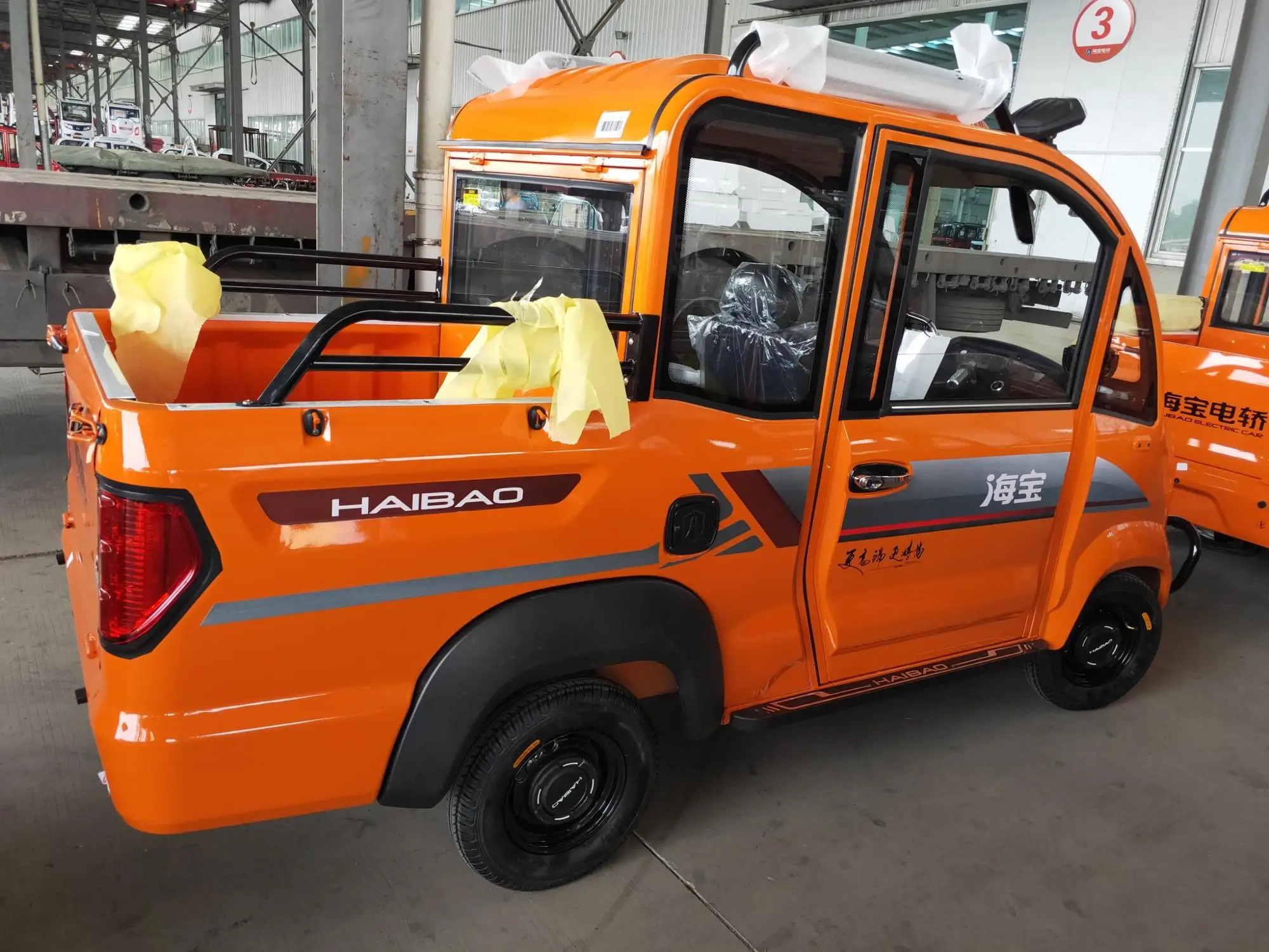 Cheap And Good Quality 4 Wheel Electric Cargo Truck For Short Delivery