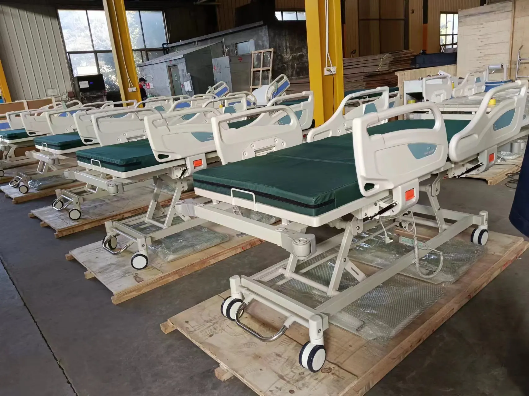 Nursing 5 Function Electric Hospital Bed Home Patient Care Bed Electric