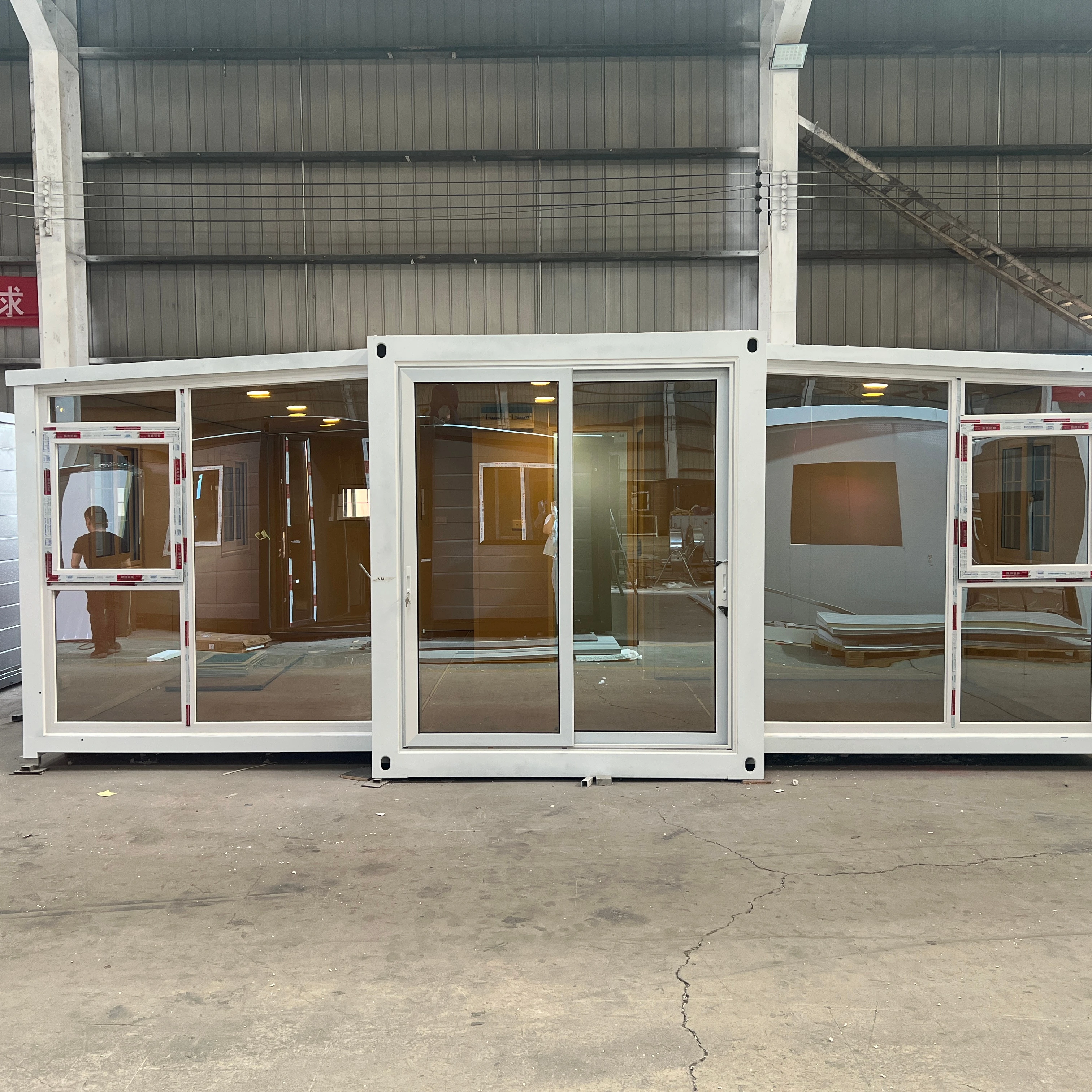 product the newly designed luxury prefabricated container house is a portable 40 foot foldable and expandable container house-4