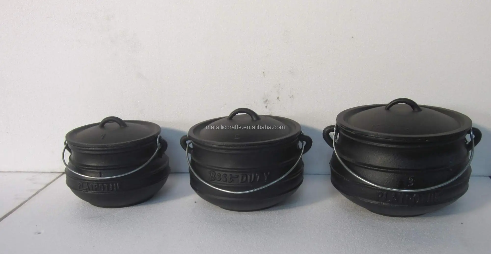 Potjie Cast Iron Flat Pot - 2 Quart Size 1/2