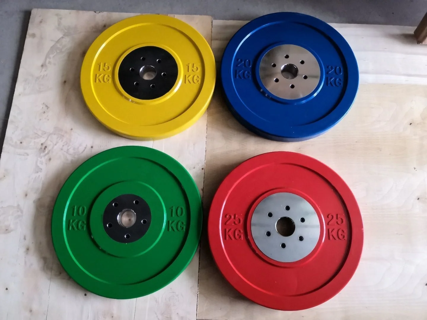 Top Quality Rubber Competition Bumper Plates With Stainless Steel Core