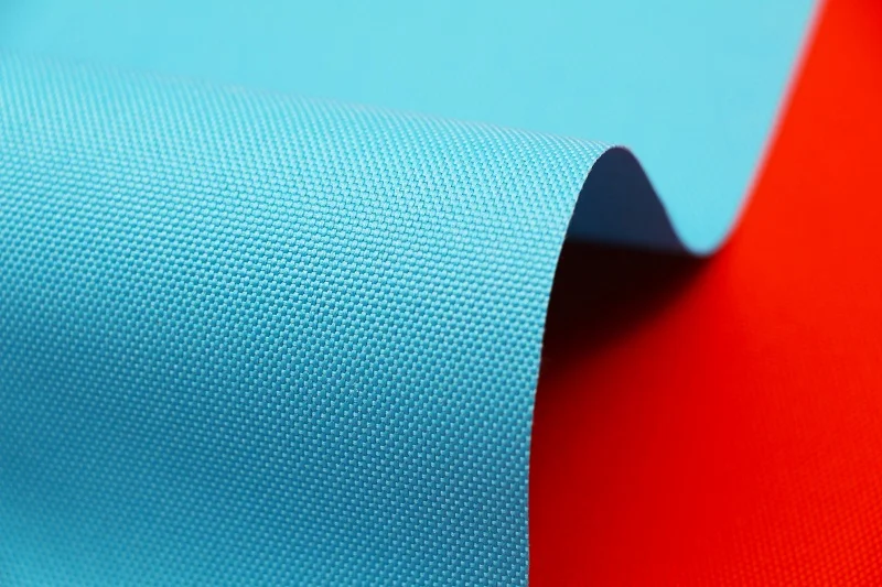 Пласт ткани. Пластиковая ткань сетчатый. Ткань из переработанного пластика. Ткань с резиновыми точками противоскользящая. Пласт ткани.