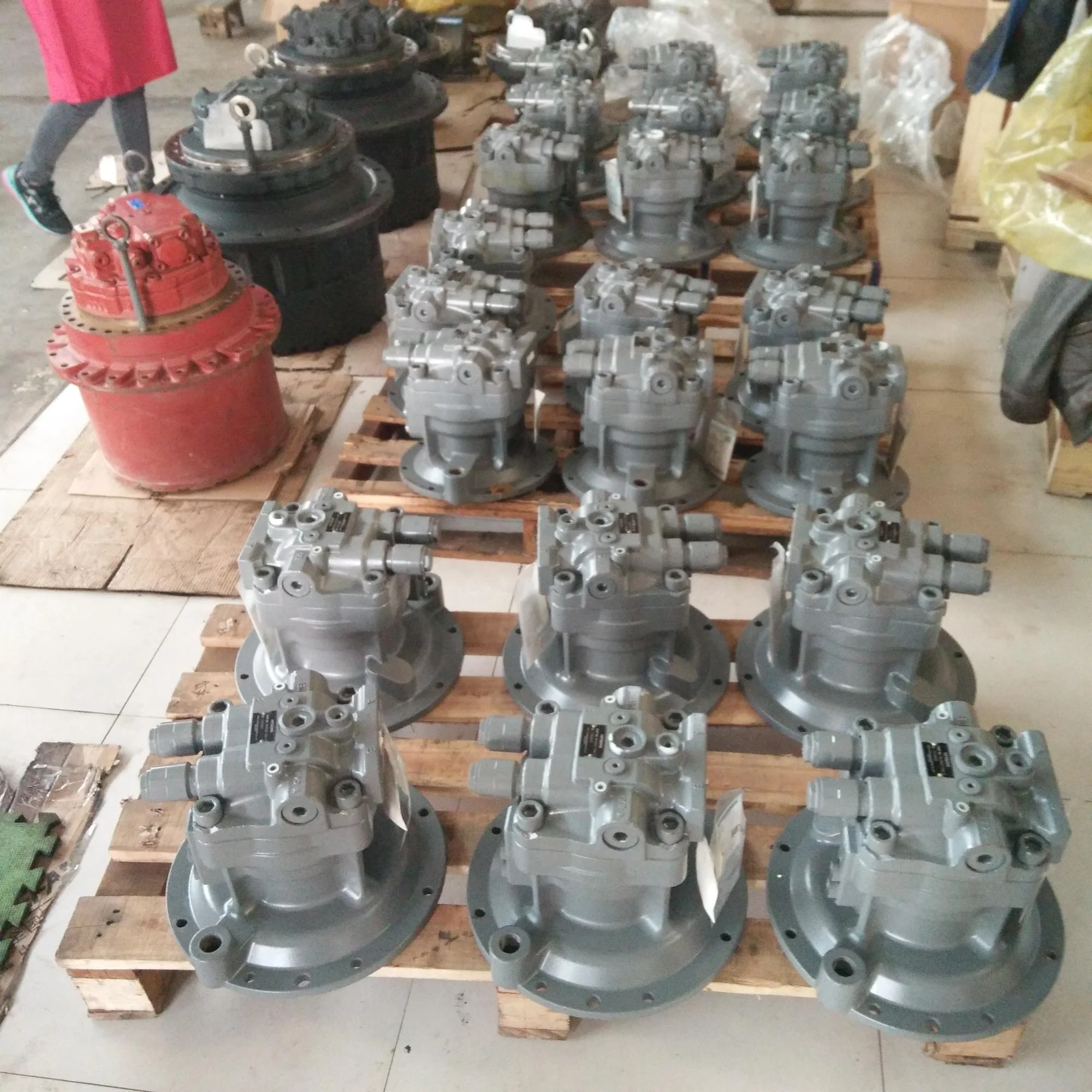 ZX200-3 Swing Motor - M5X130CHB Hydraulic Motor for Hitachi