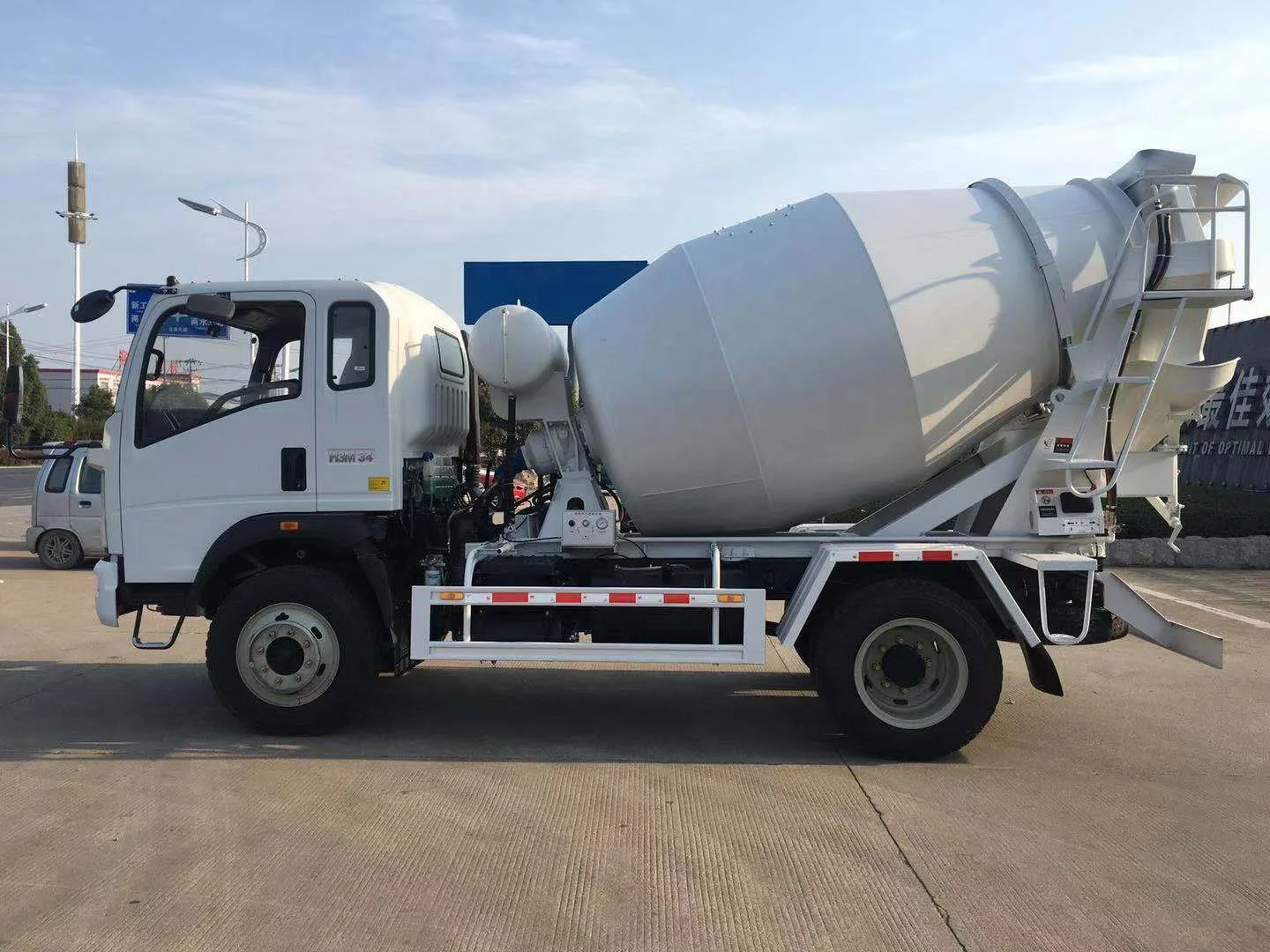 howo light new small cement mixer truck for sale low in price