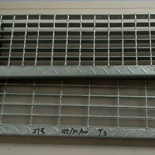 কিচেন গ্যালভানাইজড ফ্লোর গ্রেটিং 3 মিমি 4 মিমি সেরেটেড বার হাই বিয়ারিং 1