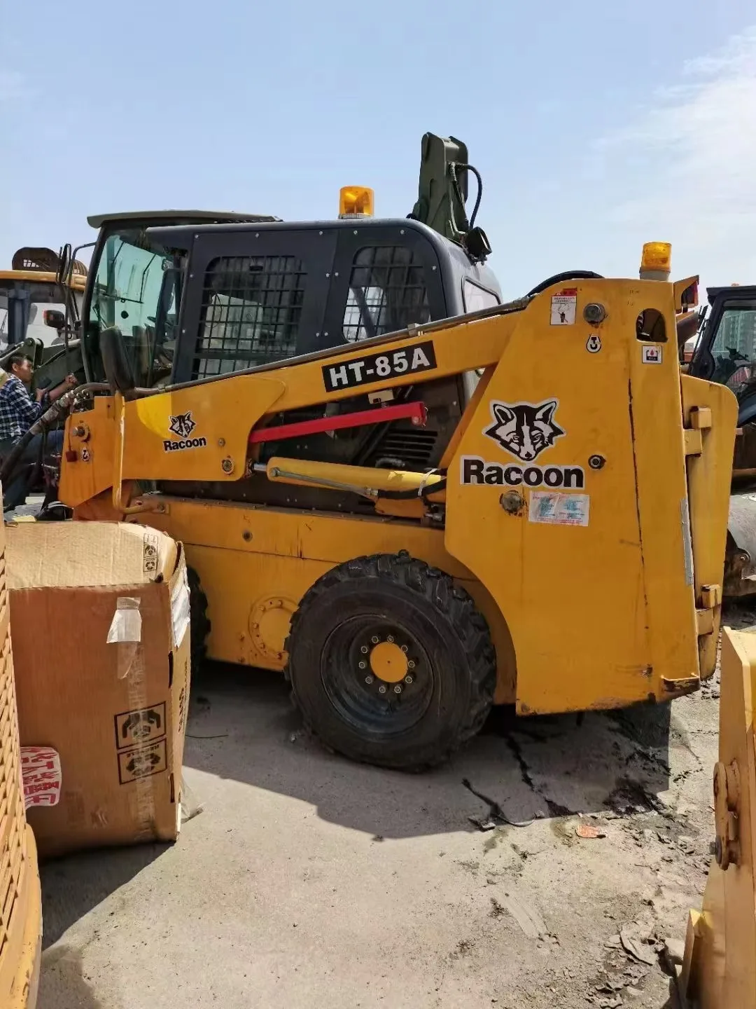 Original Set Used Mini Skid Steer Loader Bobcat Ht85a 4wd 1ton Wheel