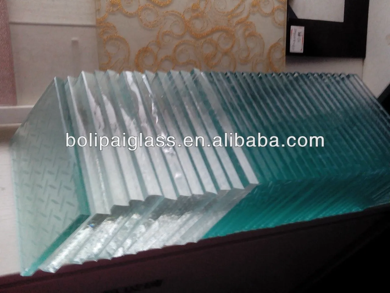 anti-skid floor glass