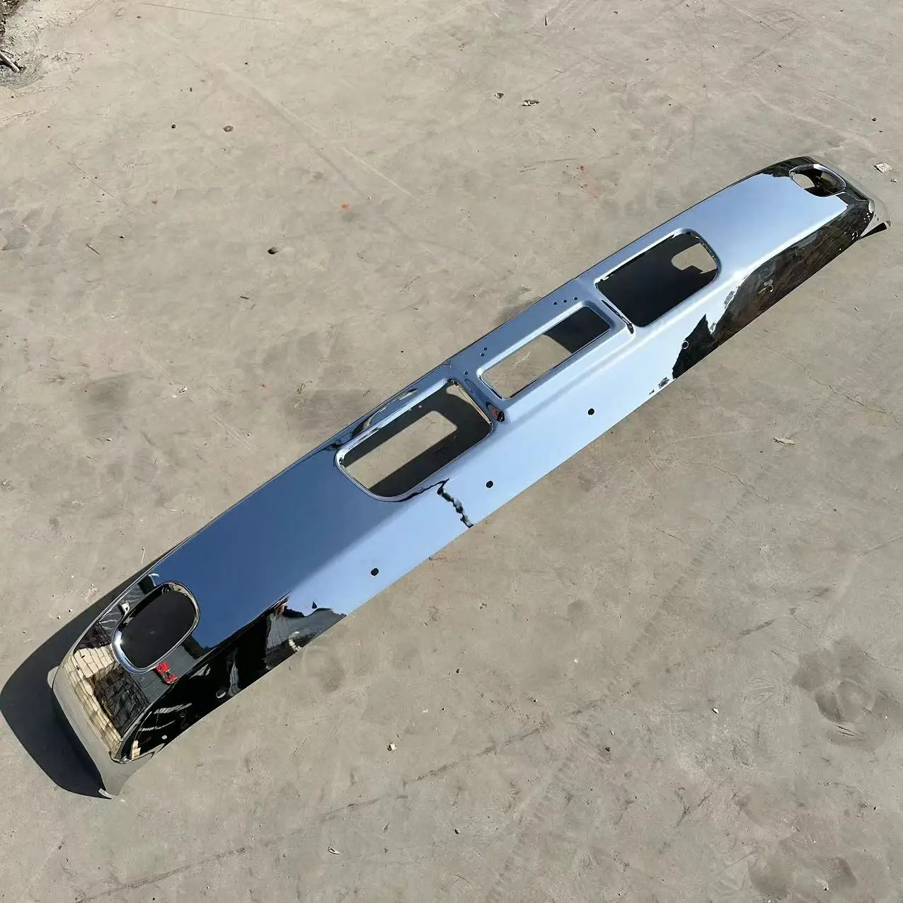 Japanese Truck Mitsubish FN94  Chrome-plated Upper Bumper Factory Direct Sales supplier