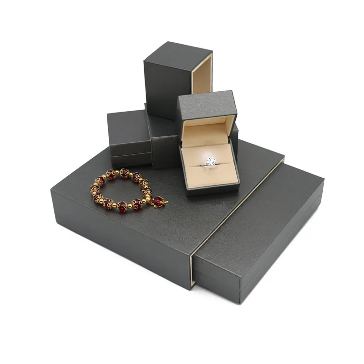 Fadeli Custom Logo Hot Sell Portable Travel Jewelry Box Set Led Light