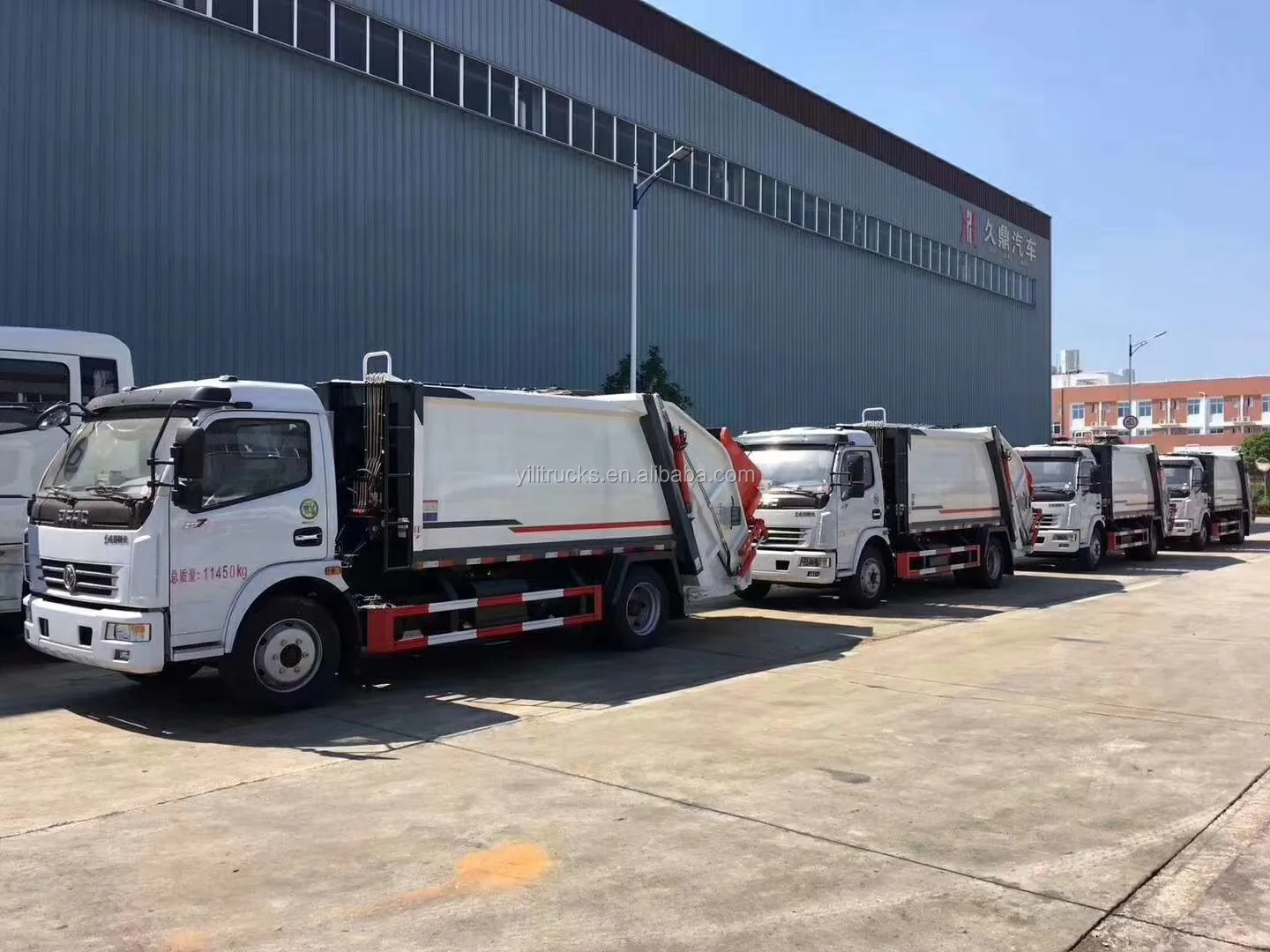 garbage  truck (8).JPG