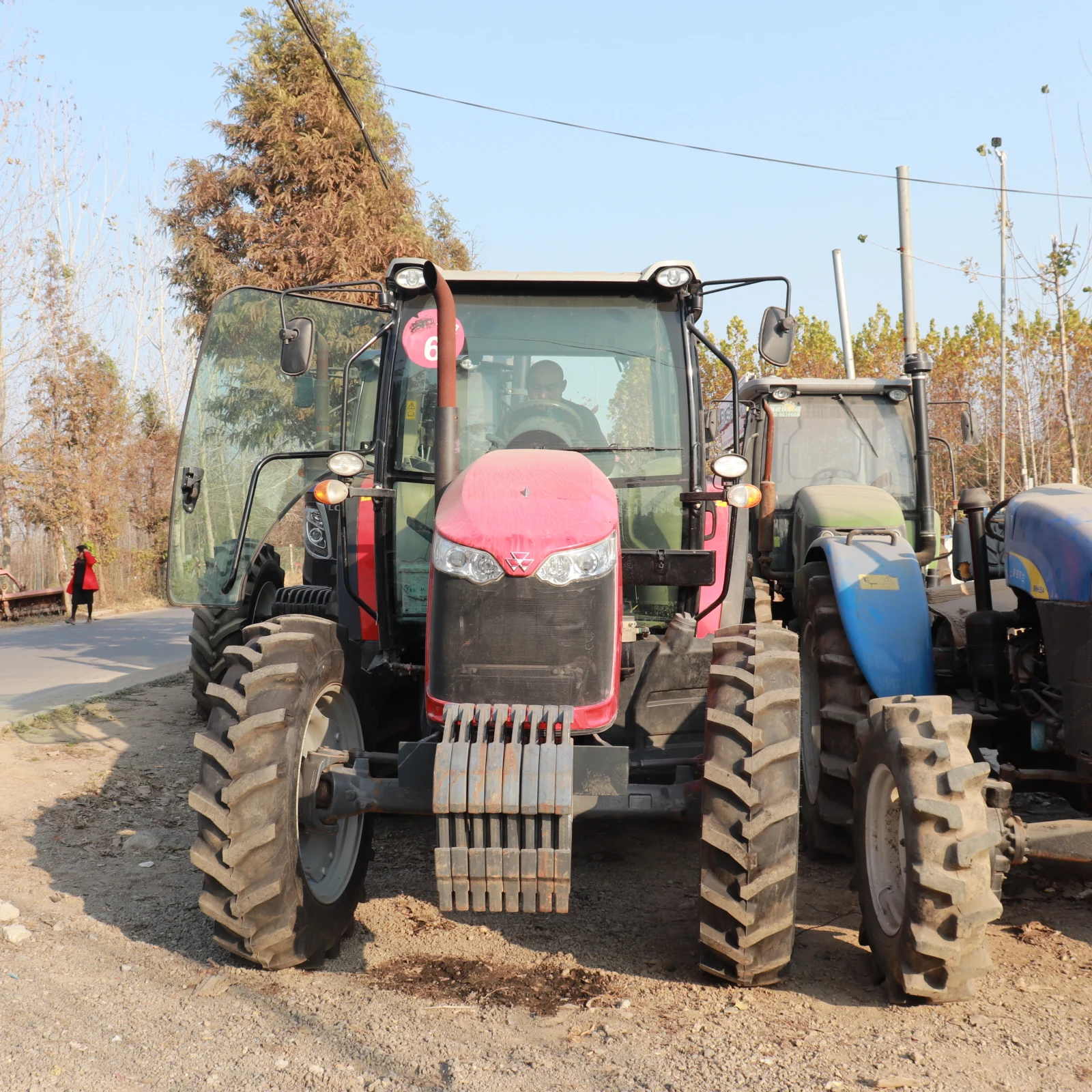 Source Б/у сельскохозяйственный трактор Massey Ferguson Xtra 1004 on  m.alibaba.com