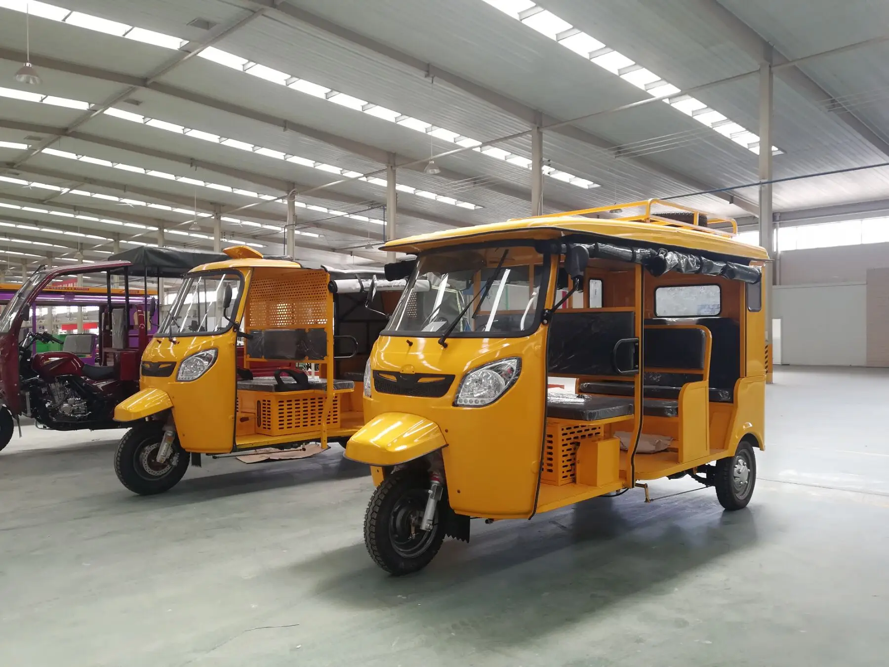 200cc 宗申发动机水冷发动机/3 轮 tuk tuk 6 名乘客三轮车摩托车