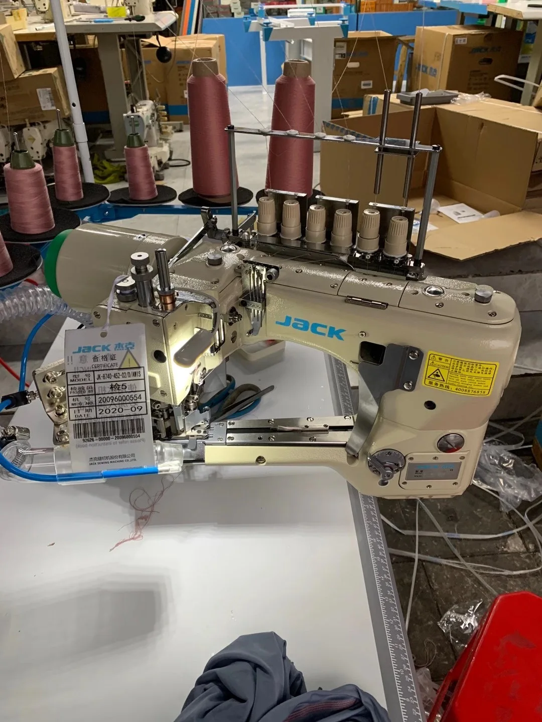 Jack 8740 Curved Arm 4 Needle Six Thread Patchwork Machine With