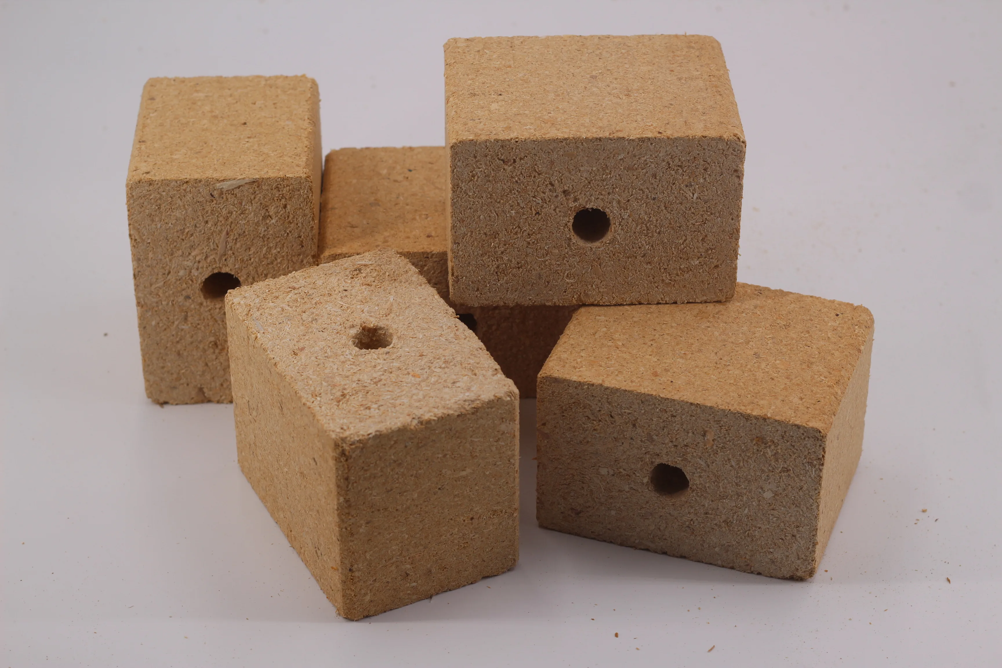 高品质的木制托盘块压缩木块芯片块