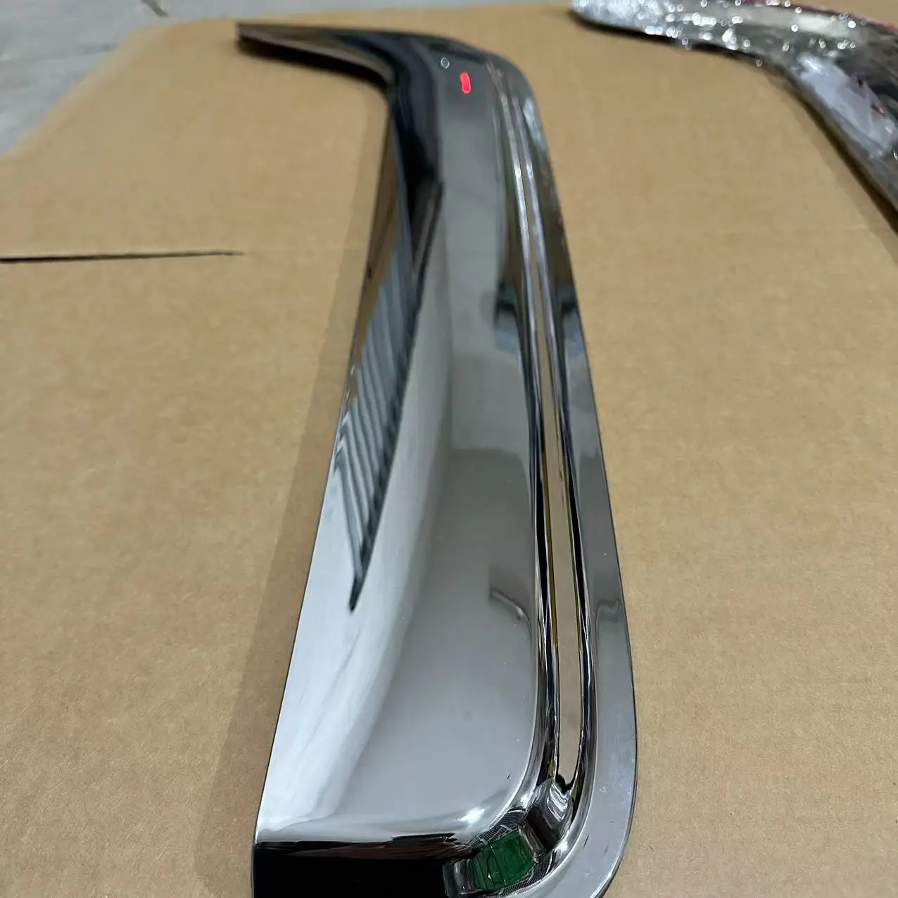 Japanese Truck ISUZ 700P/ELF/FRR Chrome-plated Sunvisorr ,suitable for Left and Ringht Driving details