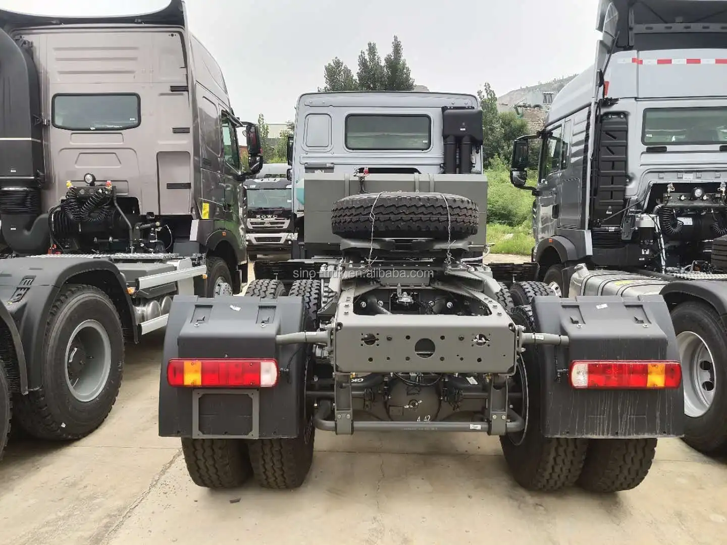 Hohan Howo N H77l Flat Roof Sinotruk New Tractor Truck 400hp Truck