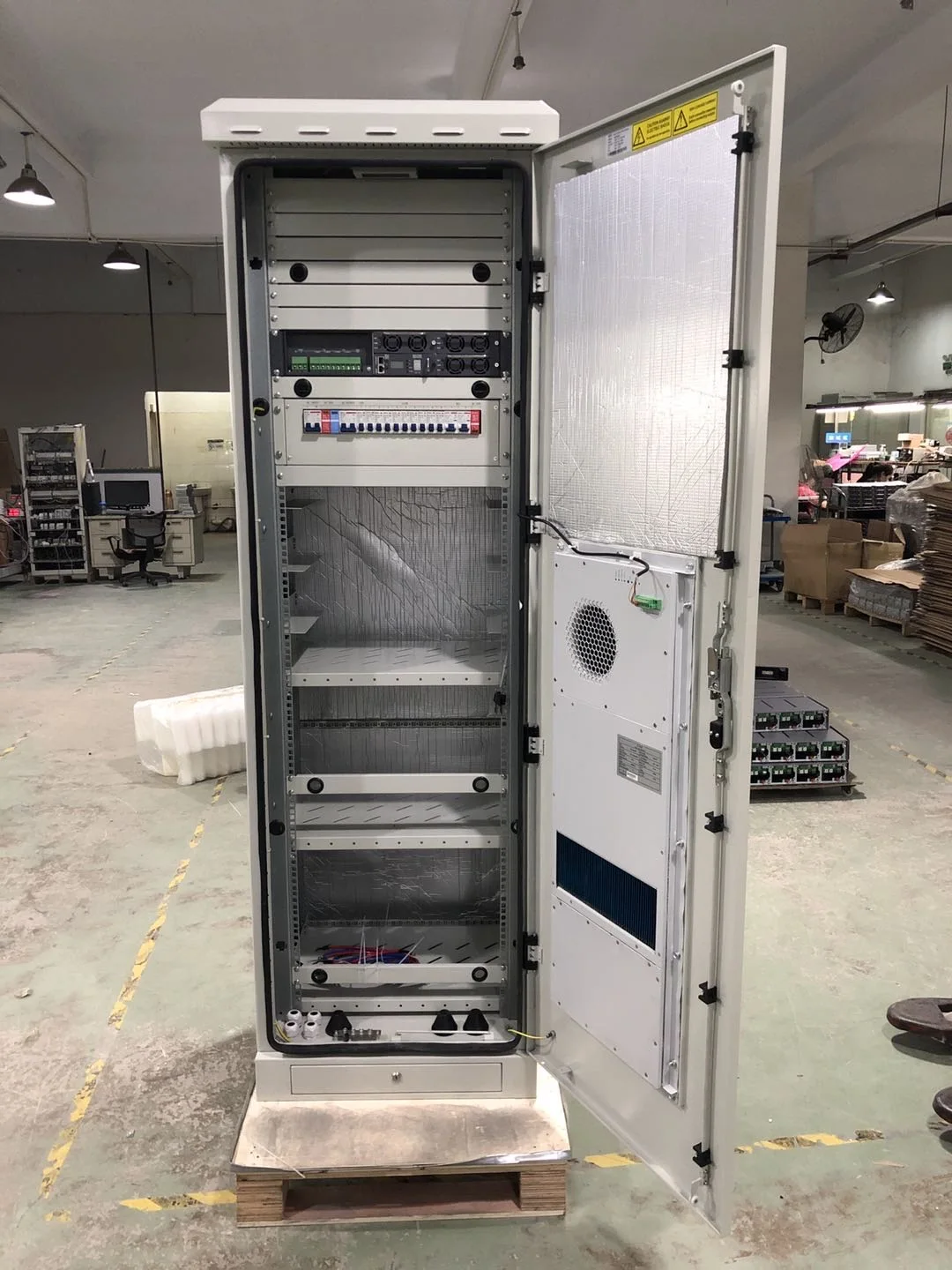 42U Outdoor Telecom Cabinet with 48V Rectifier & Cooling