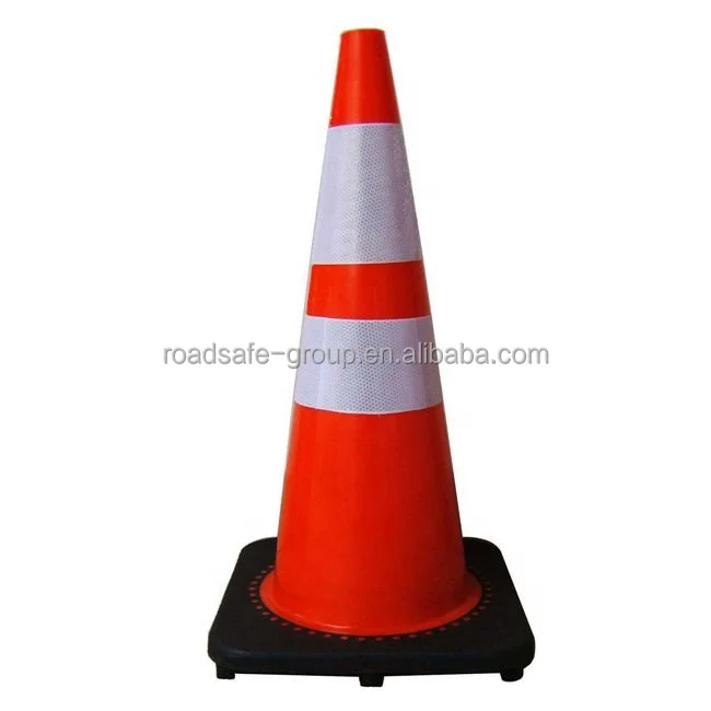 Road Safety Cones Black Base Warning Traffic Cones Reflective Tape Pvc