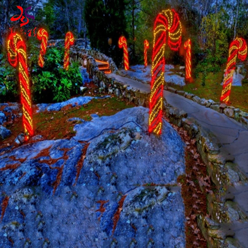 Мотив света. Скульптура из светодиодов. Christmas Pathway Lights.