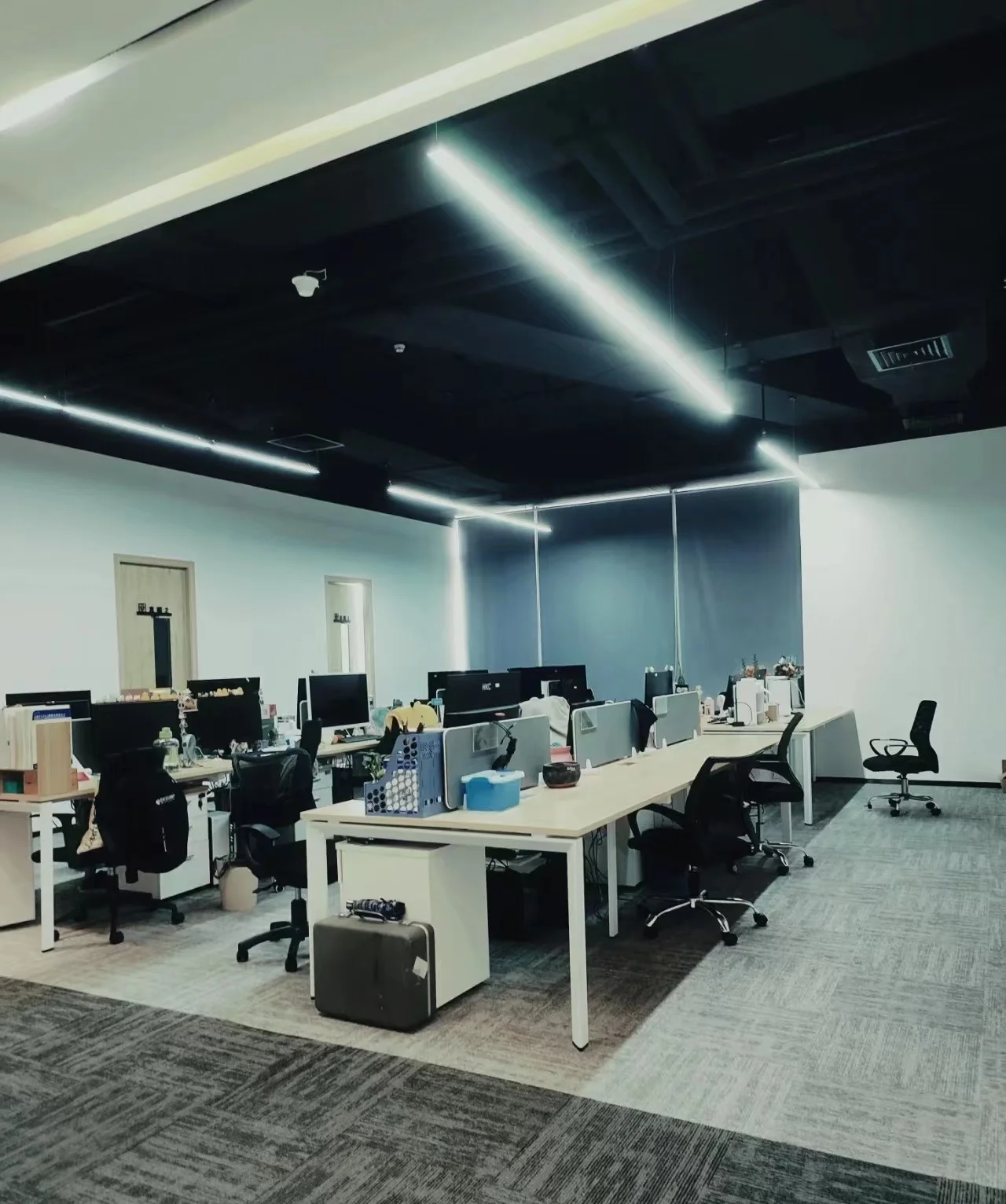 Modern Design Restaurant Green Plant Decoration Artificial Plant Suspended Ceiling Artificial