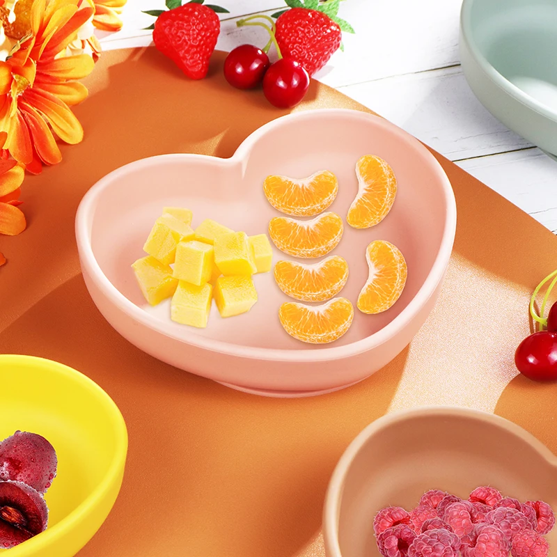 Custom Packing Logo Baby Plates Heart Shape Food Grade Cute Dish