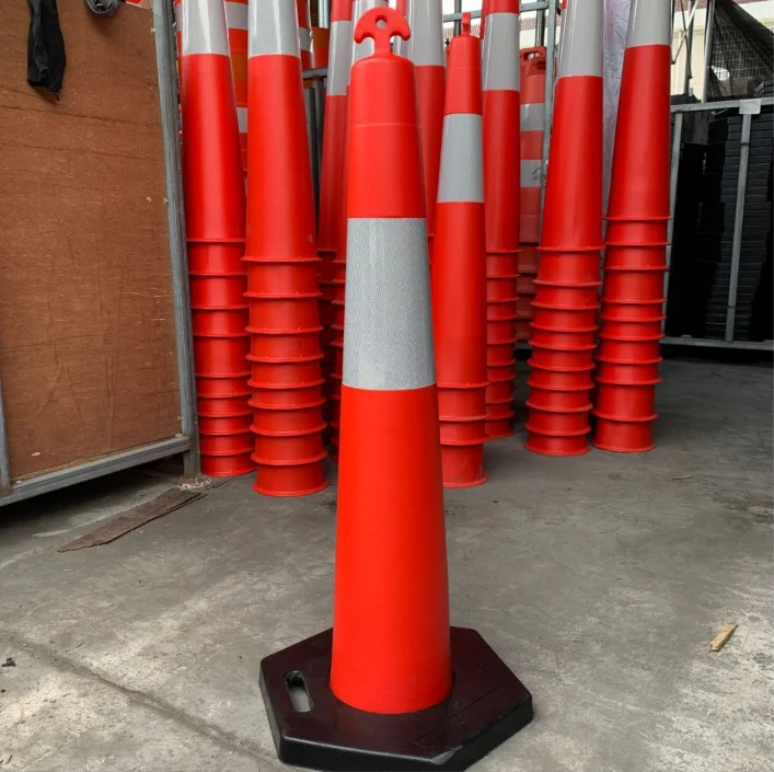 Stackable Delineators T-Top Traffic Chanelizer Cones Stackable Safety Polyethylene Delineator ...