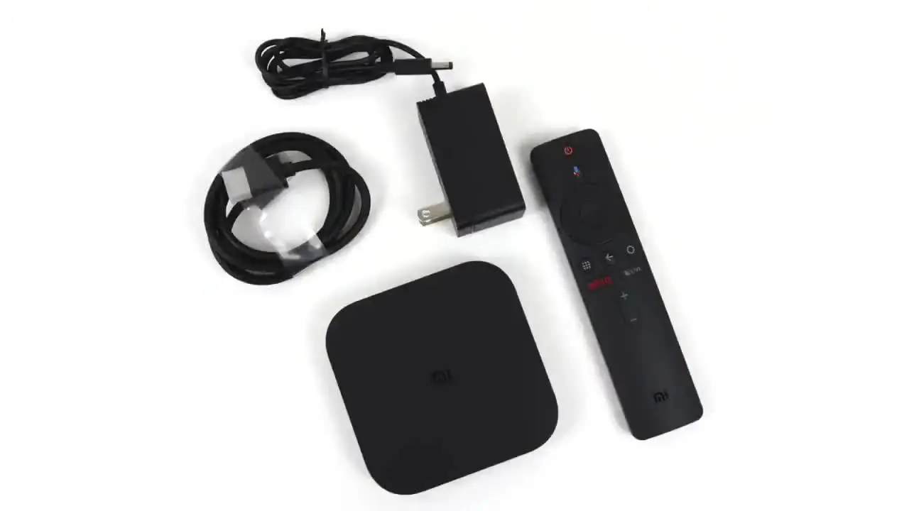 Подключить приставку xiaomi tv box s. Xiaomi mi Box s блок питания.