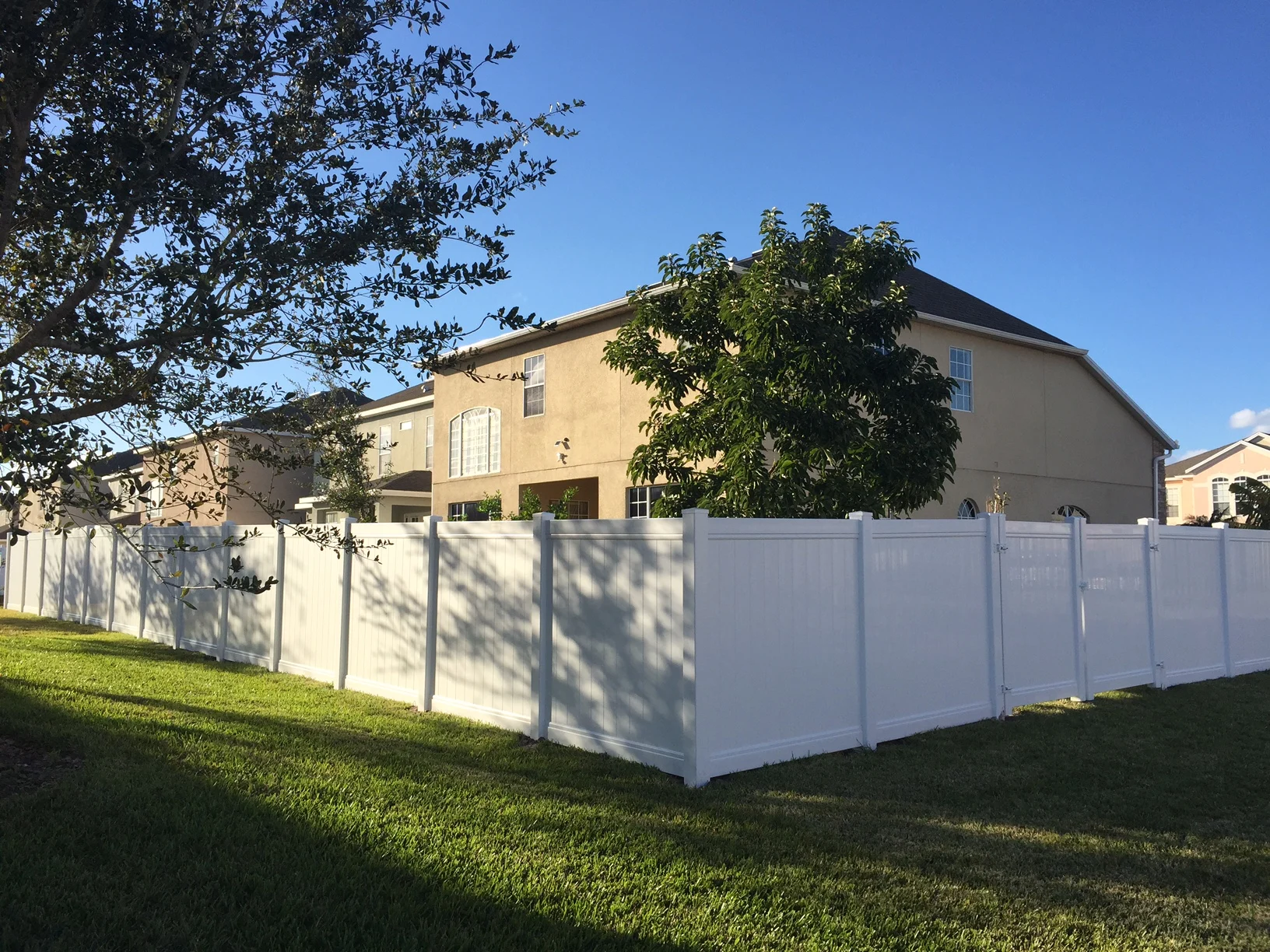 hot sell vinyl privacy fence/pvc customized fence/us standard