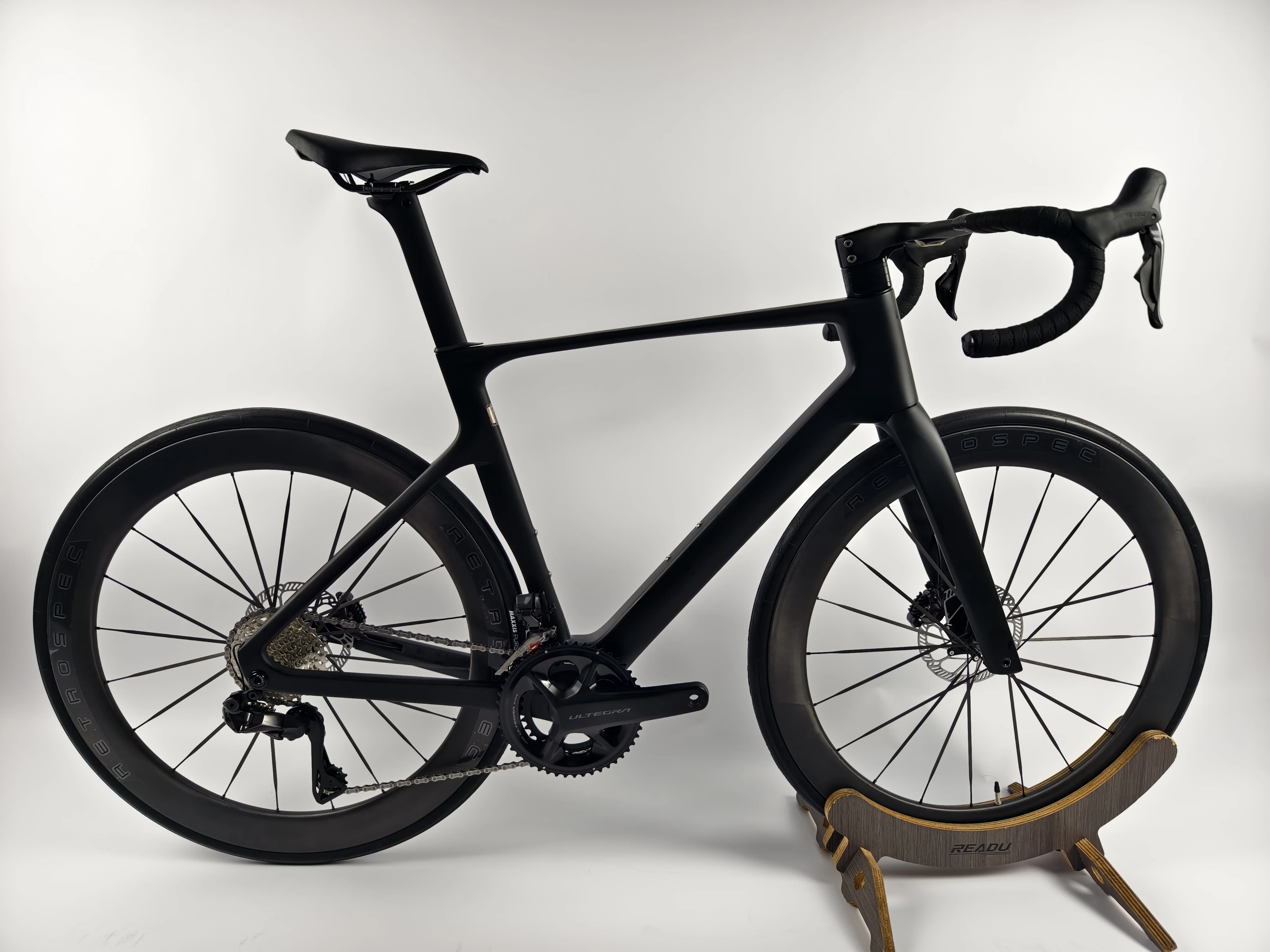2026 CYCTRAC R18 - High-End Road Bicycle with Carbon Wheels