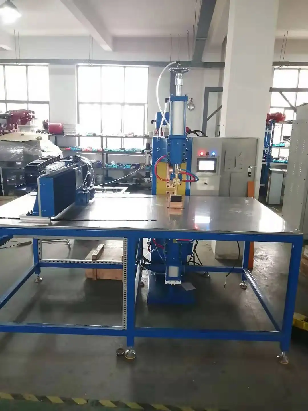 Table Xy Axis Automatic Wire Mesh Cnc Spot Welding Machine / Spot