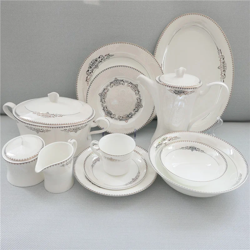 Cheap Pakistan 61pcs Luxury Porcelain Tableware For 6 People Gold Rim Bone China Dinner Set
