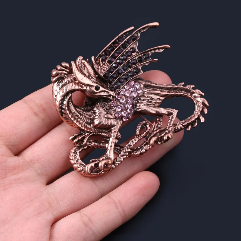 新款友好锌合金服装电影人物钻石龙针胸针