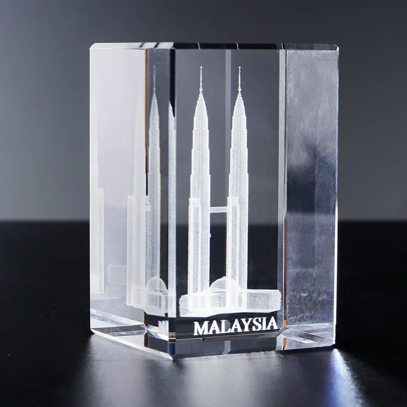 Custom 3D Photo Crystal Cube 8cm The Twin Towers Malaysia Laser Engraved Glass Trophy Polished Tourism Souvenir Gift Home Decor manufacture