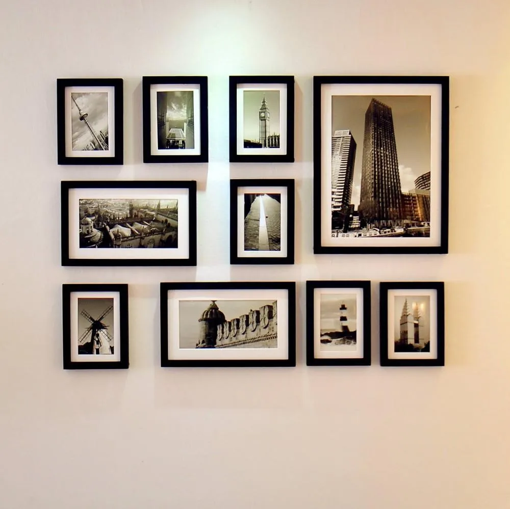 Как красиво повесить фотографии на стену в рамках одного размера