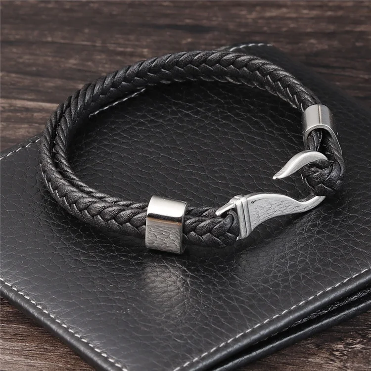 hook bracelet (3).jpg